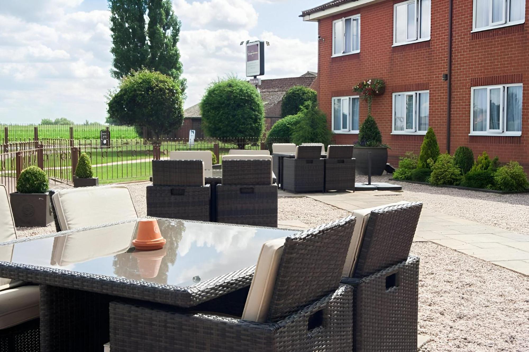 Supreme Inn Boston Swineshead Kültér fotó
